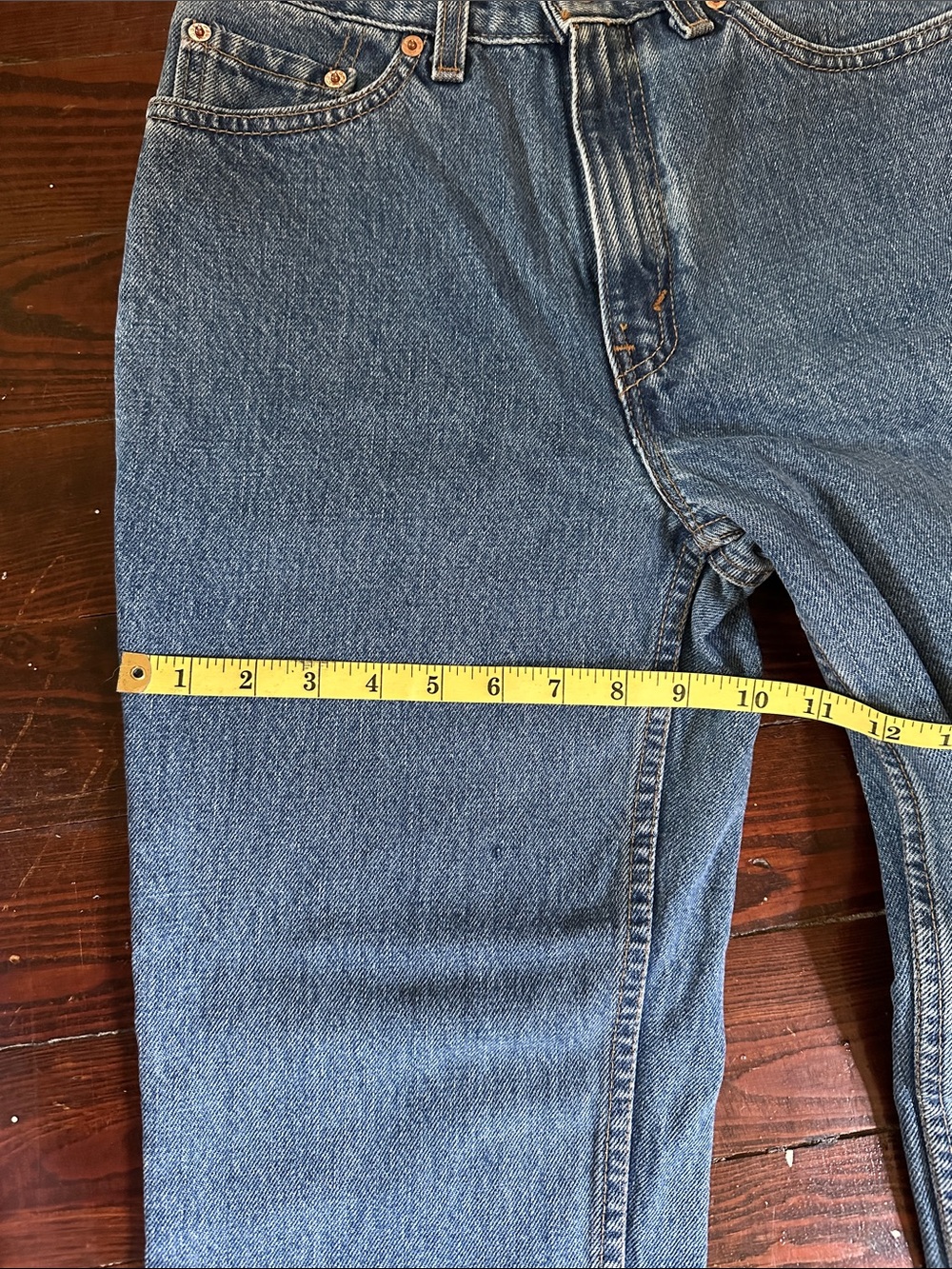 Vintage Levi's 512 Straight-Leg Women's Jeans in Blue Denim High Rise Waist - Picture 8 of 10